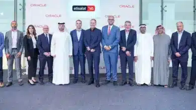 تعاون بين Oracle  و اتصالات لدعم خدمات الذكاء الإصطناعي