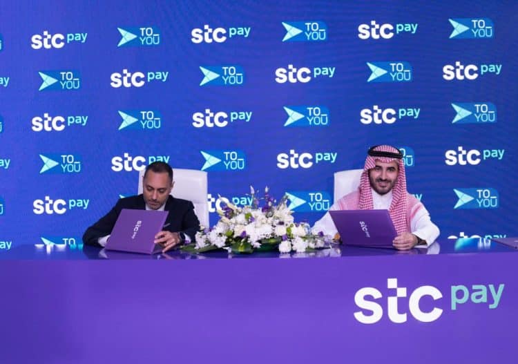 In a pioneering step towards enhancing the digital payment experience in the Kingdom, the leading Saudi delivery application, "Toyou," has announced the signing of a strategic partnership agreement with STC Pay, the leading digital payment solution. This partnership aims to provide a smoother and more secure payment experience for its customers, announced on the sidelines of the "Leb" conference, a massive tech conference bringing together elite minds in the technology world under the skies of Riyadh, heralding a new chapter in the digital economy narrative in the Kingdom. Through this partnership, "Toyou" users can now use STC Pay as their preferred payment method, offering them unparalleled convenience in completing their financial transactions with just a few taps on their smartphones, eliminating the need for cash transactions. The benefits of this partnership extend to delivery representatives as well. "Toyou" will utilize STC Pay services to facilitate payment settlements for its partners, ensuring efficient and speedy payment of their dues. Leveraging the robust infrastructure of STC Pay, "Toyou" representatives will receive their earnings in a timely manner, enabling them to focus on providing exceptional service to customers across the Kingdom. This partnership reflects "Toyou's" commitment to leadership in innovation and supporting digital transformation in Saudi Arabia, contributing to the enhancement of the Saudi economy by harnessing the power of technology and strategic alliances. Ziad Al-Ajlan, CEO of the "Toyou" application, emphasized that this collaboration reflects the company's commitment to innovation and advancing digital transformation in the Kingdom, effectively contributing to the enhancement of the Saudi economy by leveraging technology and building strategic alliances. He added that this partnership is not just a collaboration but a testament to the shared belief between "Toyou" and STC Pay in the importance of providing seamless and effective solutions for both customers and delivery representatives, for whom the use of STC Pay has become an integral part of their daily lives. This agreement underscores the shared belief between "Toyou" and STC Pay in the importance of supporting customers with the smoothest and most effective solutions, which also applies to delivery drivers, for whom the use of STC Pay has become a lifestyle, supporting them in new and convenient ways. The leading Saudi delivery application, "Toyou," has emerged amidst increasing interest in the digital economy, as an example of pioneering Saudi initiatives in the field of delivery services. The application connects users, merchants, and representatives across the Kingdom, integrating e-commerce, logistics, and a complete chat system into one platform, offering a seamless experience supported by strong logistics and advanced technology. It is available on the Apple Store, Google Play, and Huawei AppGallery, ensuring an easy-to-use experience and advanced technological infrastructure, contributing to ultra-fast delivery, with 86% of orders delivered in less than 30 minutes